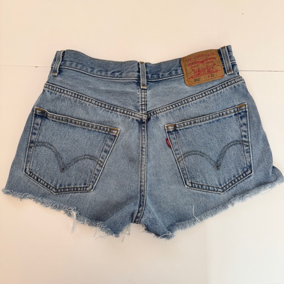 Levi's 550 High Waist Shorts Zip Fly Relaxed Fit Jeans Denim Blue Distressed 32 - Picture 13 of 13
